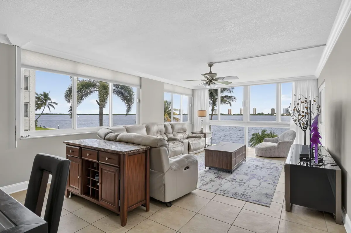 28-web-or-mls-BS1A0560 at 301 LAKE SHORE Drive 201, Lake Park
