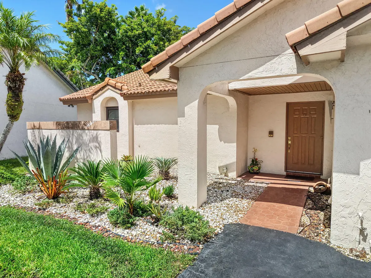 30-web-or-mls-DJI_20260925014656_0303_D at 2067 Montpeliar, Weston