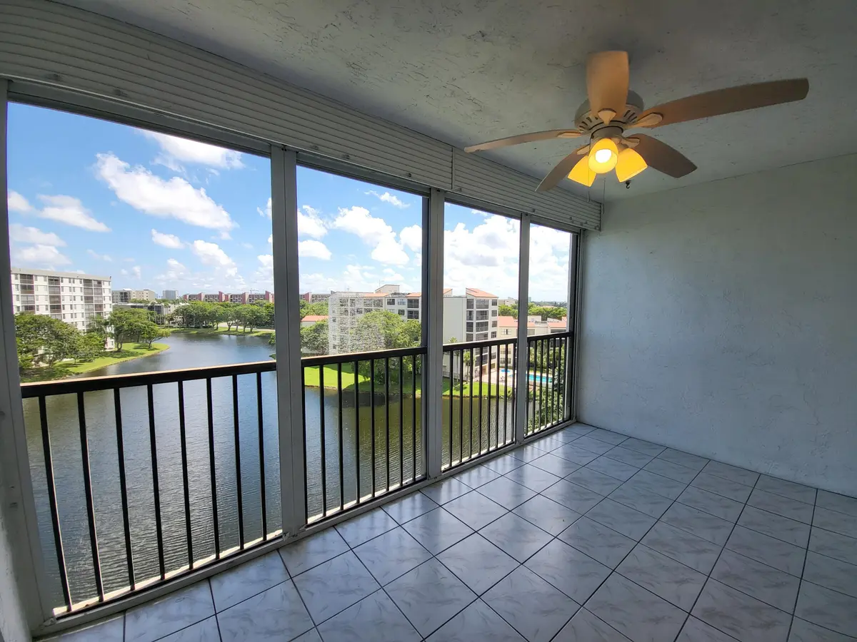 2232 N CYPRESS BEND Drive 707, Pompano Beach, FL – photo 3