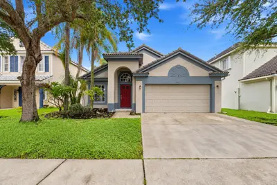 9823 N Grand Duke Circle, Tamarac – Single Family Residence for sale