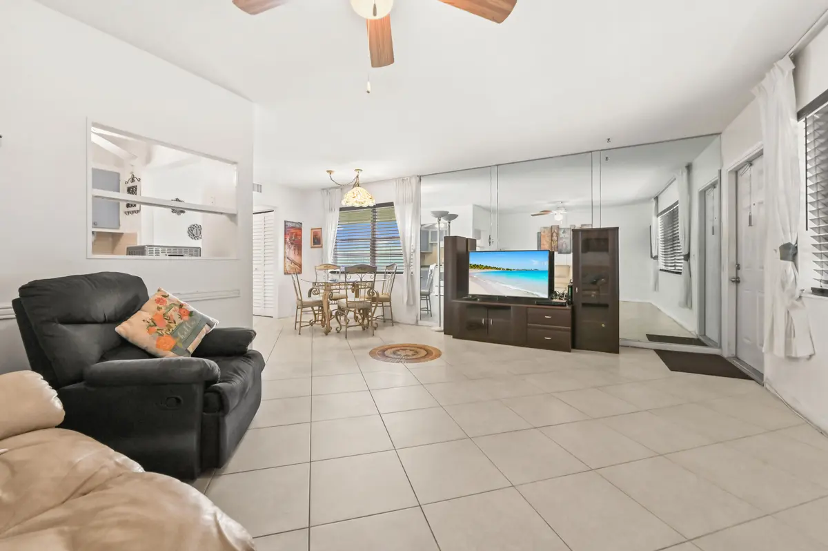 07 Living room 04 at 305 Norwich M, West Palm Beach