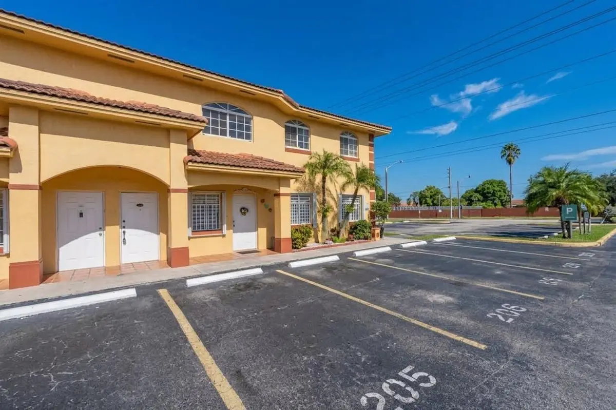 DSC00178 at 7520 W 20TH Avenue 206, Hialeah