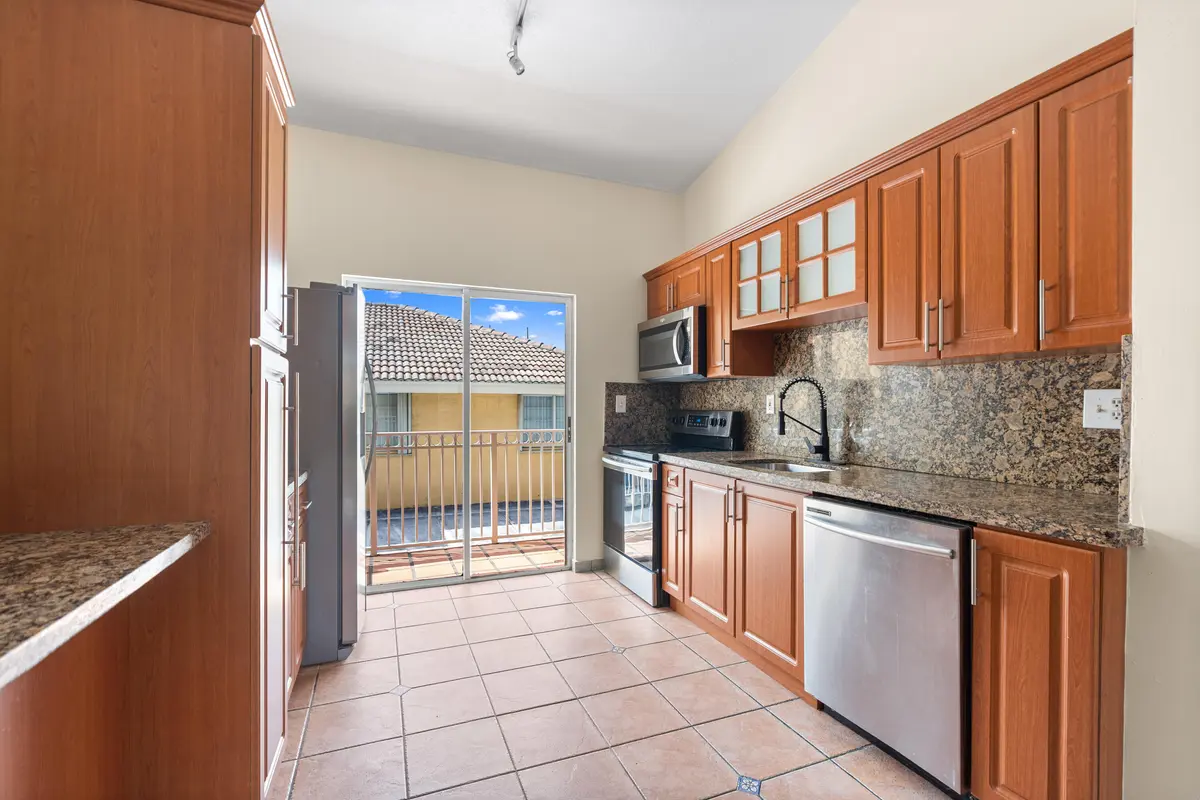 DSC00207 at 7520 W 20TH Avenue 206, Hialeah