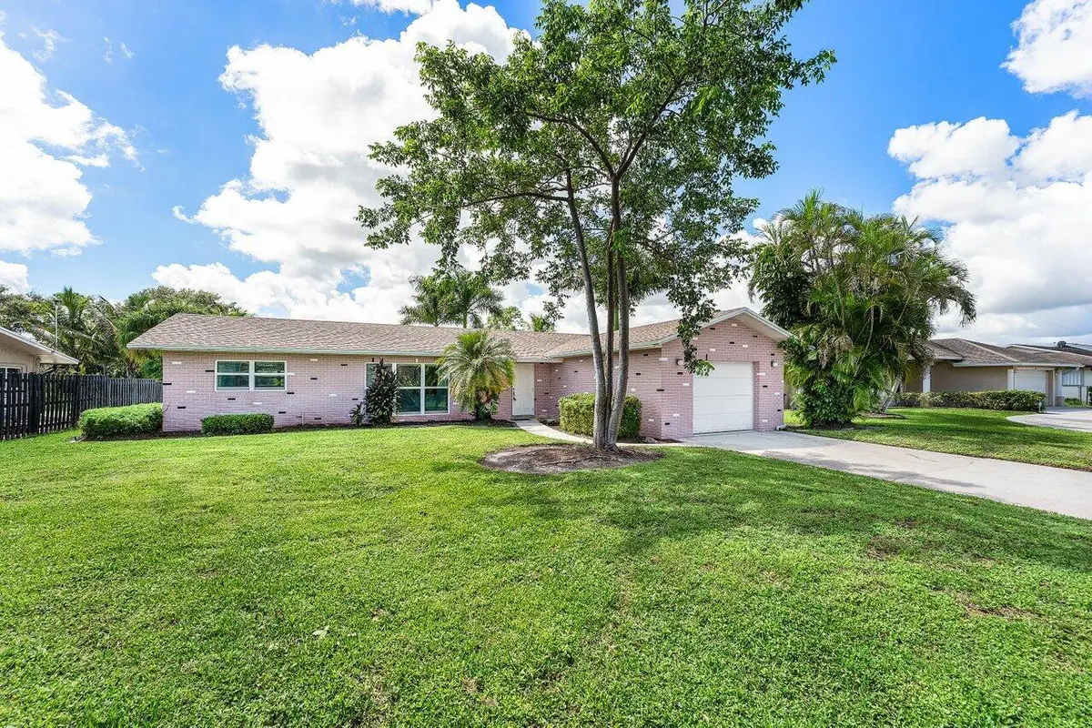 002-128SandpiperAvenue-RoyalPalmBeach-FL at 128 Sandpiper Avenue, Royal Palm Beach