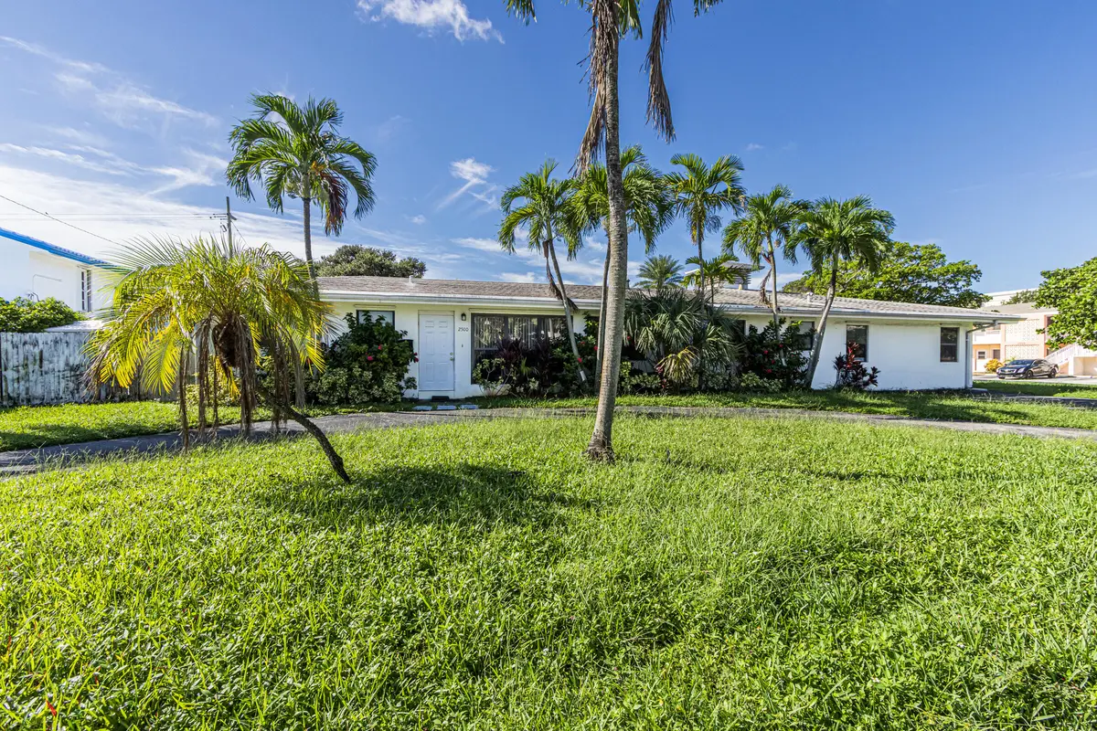 2908-2 at 2908 Middle River Drive, Fort Lauderdale