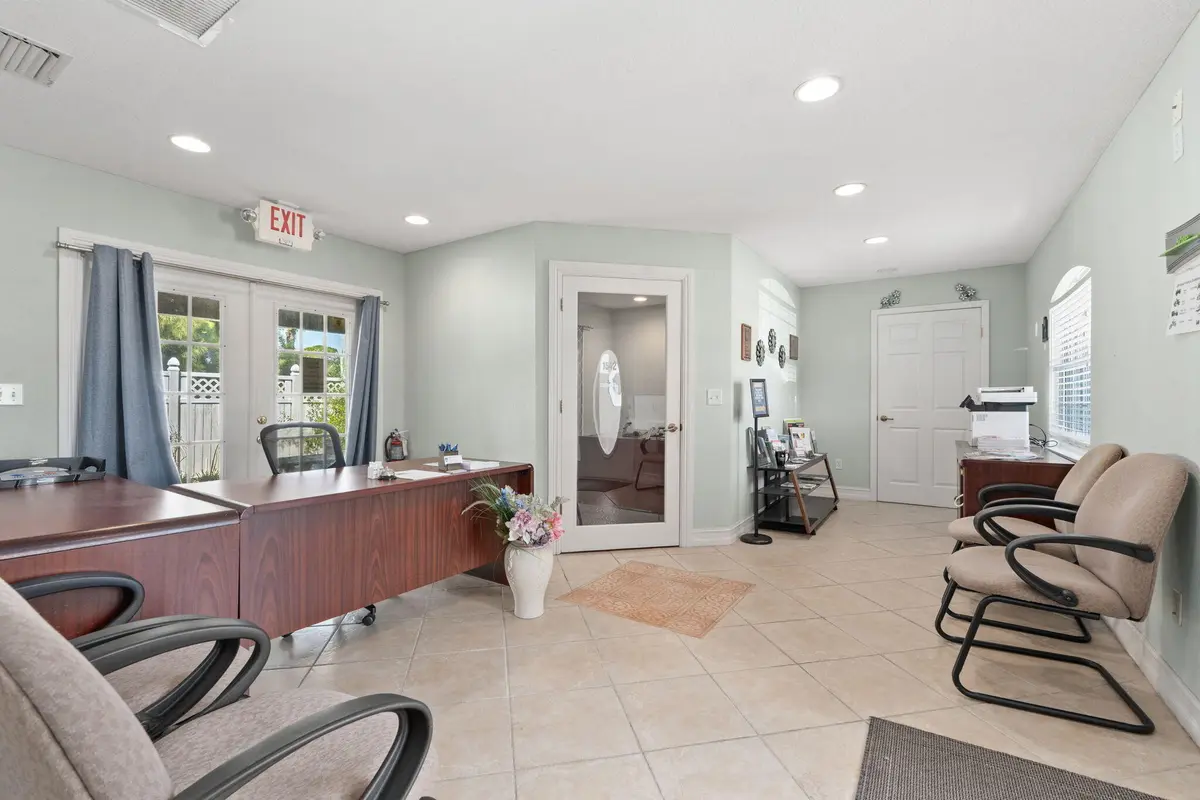 7-web-or-mls-DSC09327 at 1542 S WICKHAM Road B, Melbourne