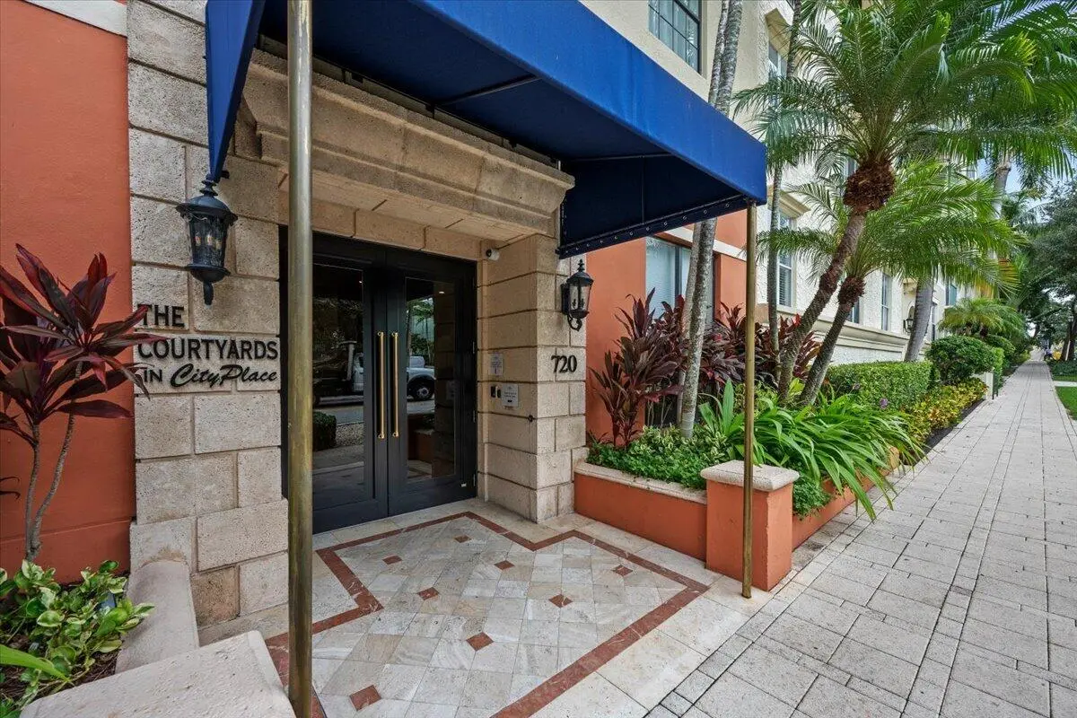 02-LUX_2548 at 720 S Sapodilla Avenue 204, West Palm Beach