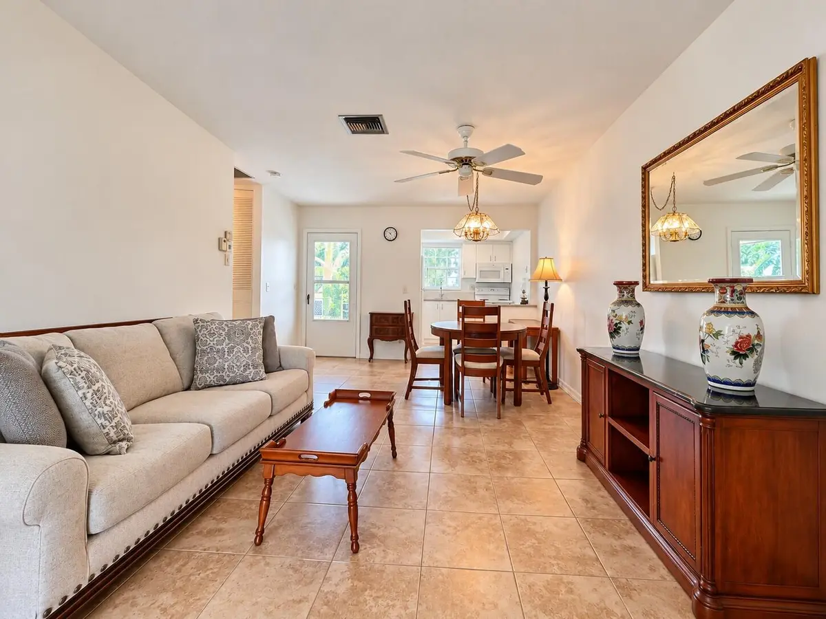 Lovely in Cresthaven! at 2920 CROSLEY Drive E, West Palm Beach