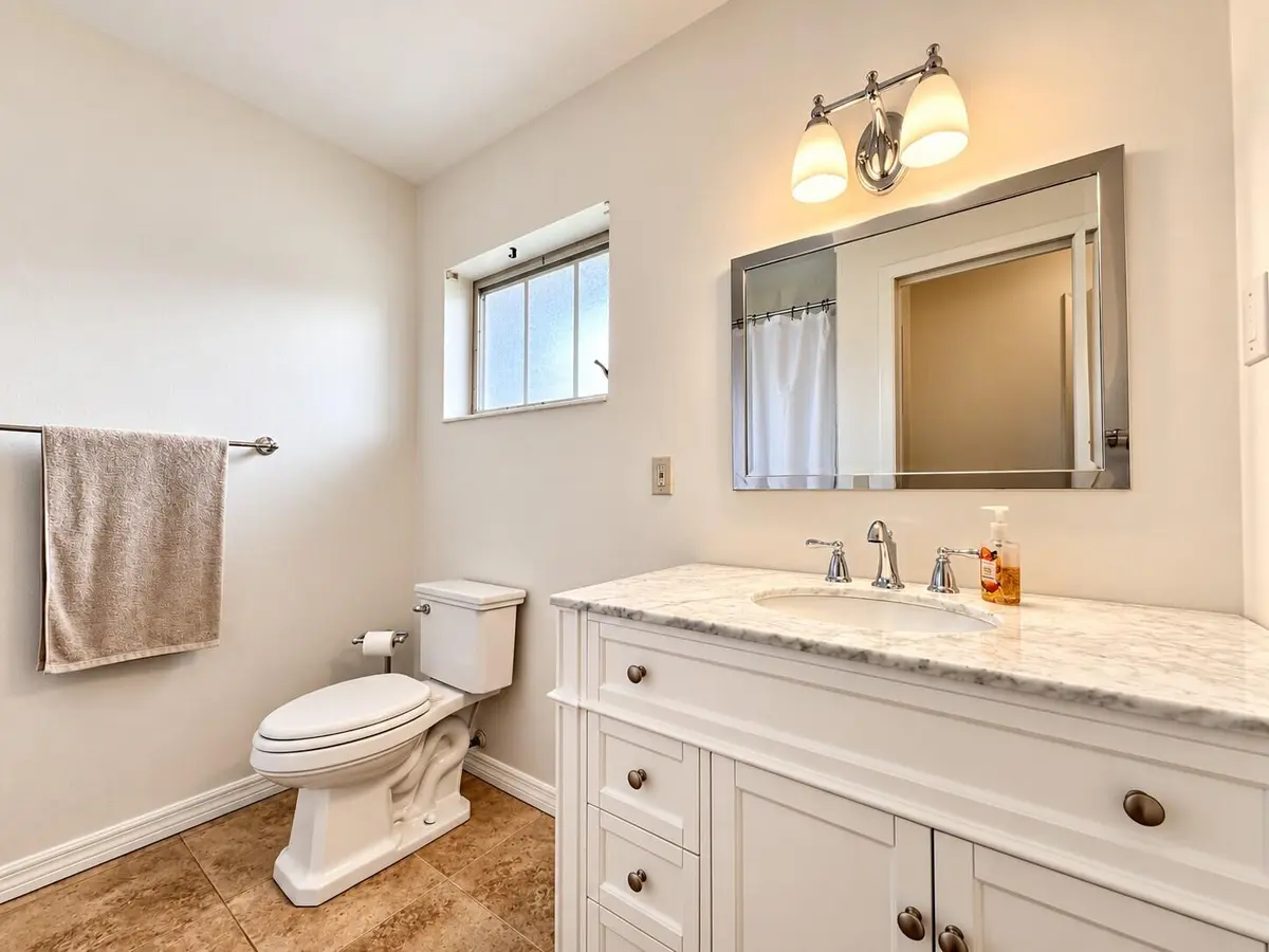 Updated Bath at 2920 CROSLEY Drive E, West Palm Beach