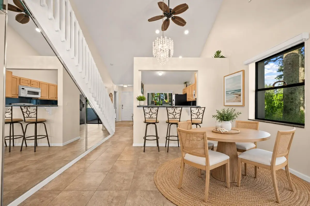 VIRTUALLY STAGED DINING ROOM TABLE at 2402 Landings Boulevard, Greenacres