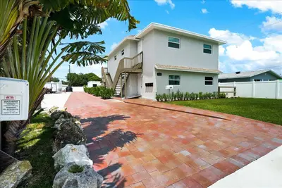 305 CYPRESS Drive 1,2,3,4,5, Lake Park – Quadruplex for sale