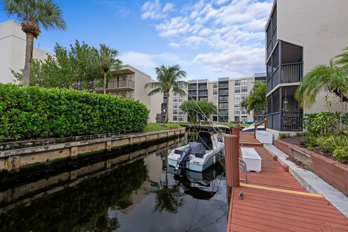 Dock at 16 ROYAL PALM Way 205, Boca Raton