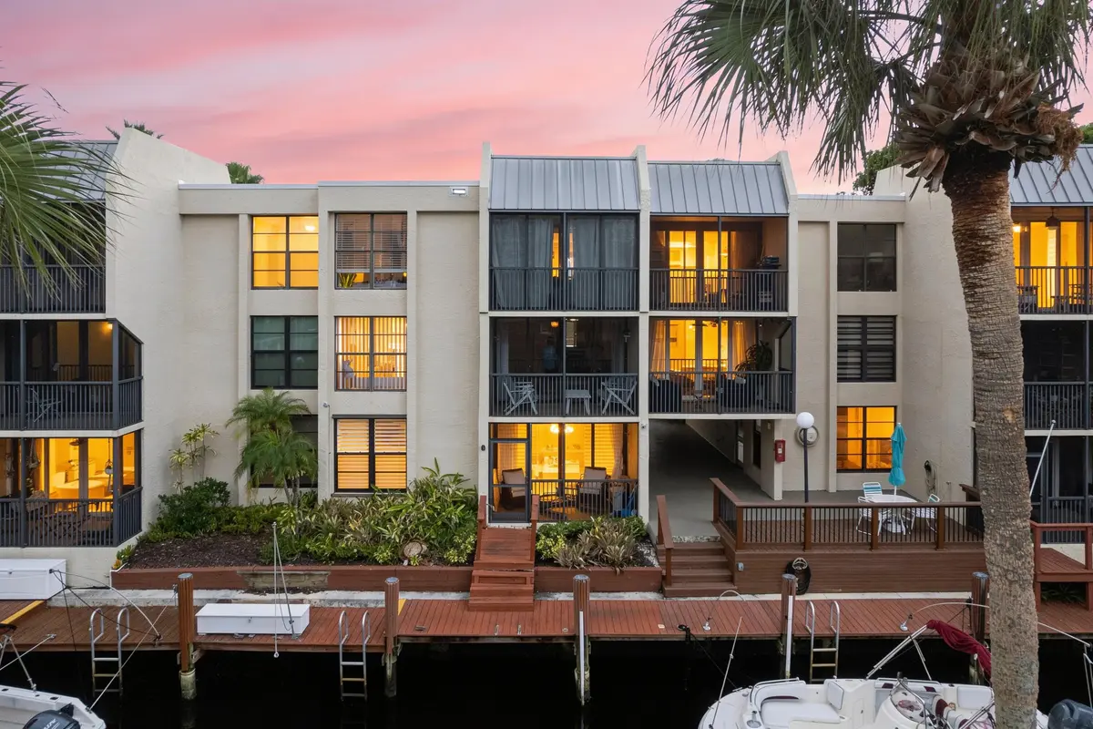 Dock at 16 ROYAL PALM Way 205, Boca Raton