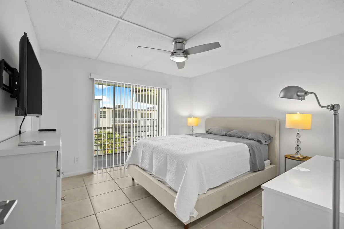 366A5121-42 at 4500 N FLAGLER Drive D24, West Palm Beach