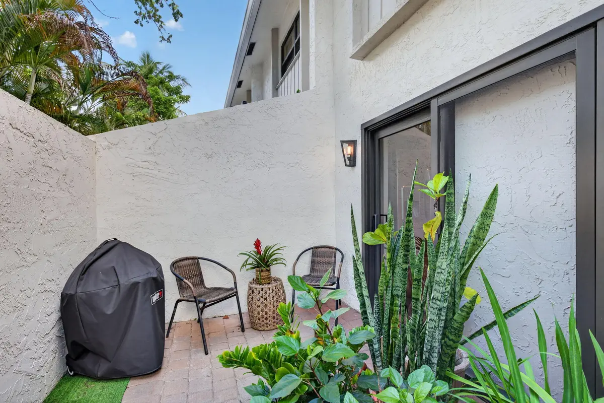 40-web-or-mls-_A7A7601 at 547 NE 7th Avenue, Fort Lauderdale