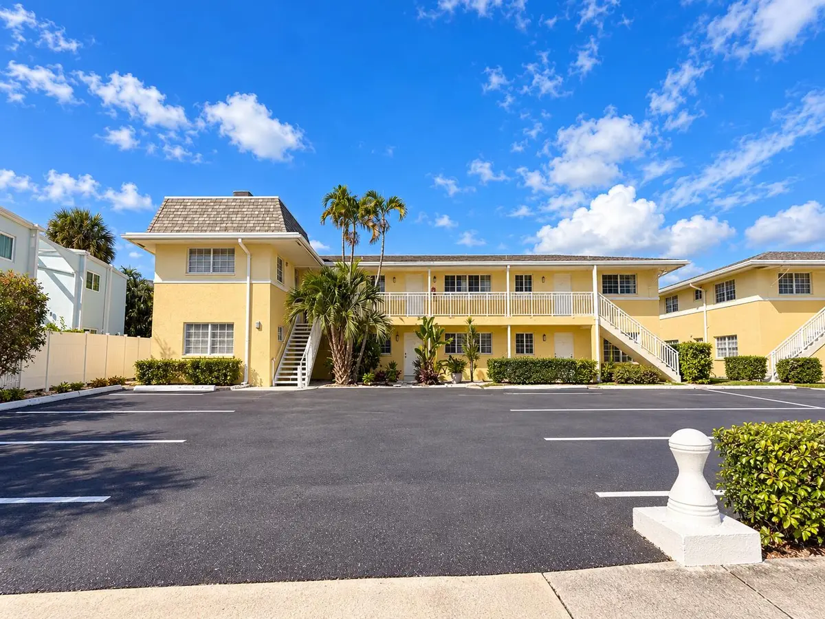 Front of Structure at 405 SOUTHWIND Drive 2, North Palm Beach