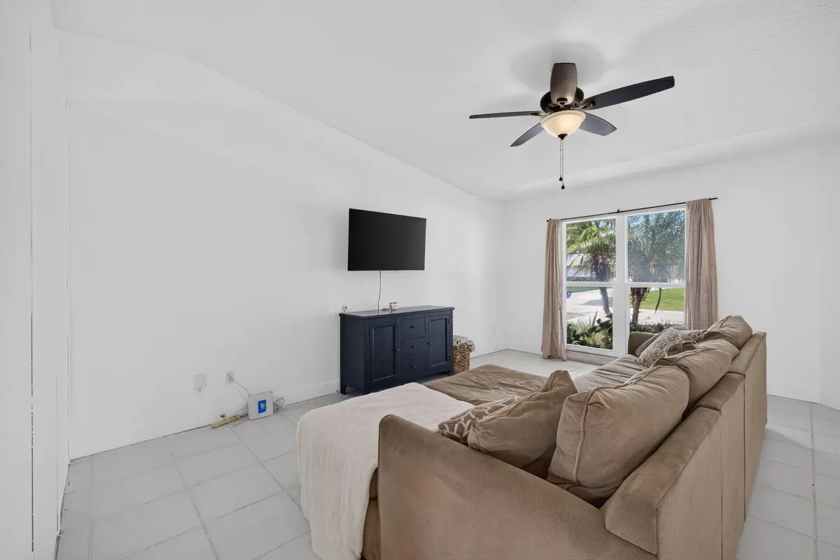 7-web-or-mls-3A5A0102 at 872 SW NICHOLS Terrace, Port St. Lucie