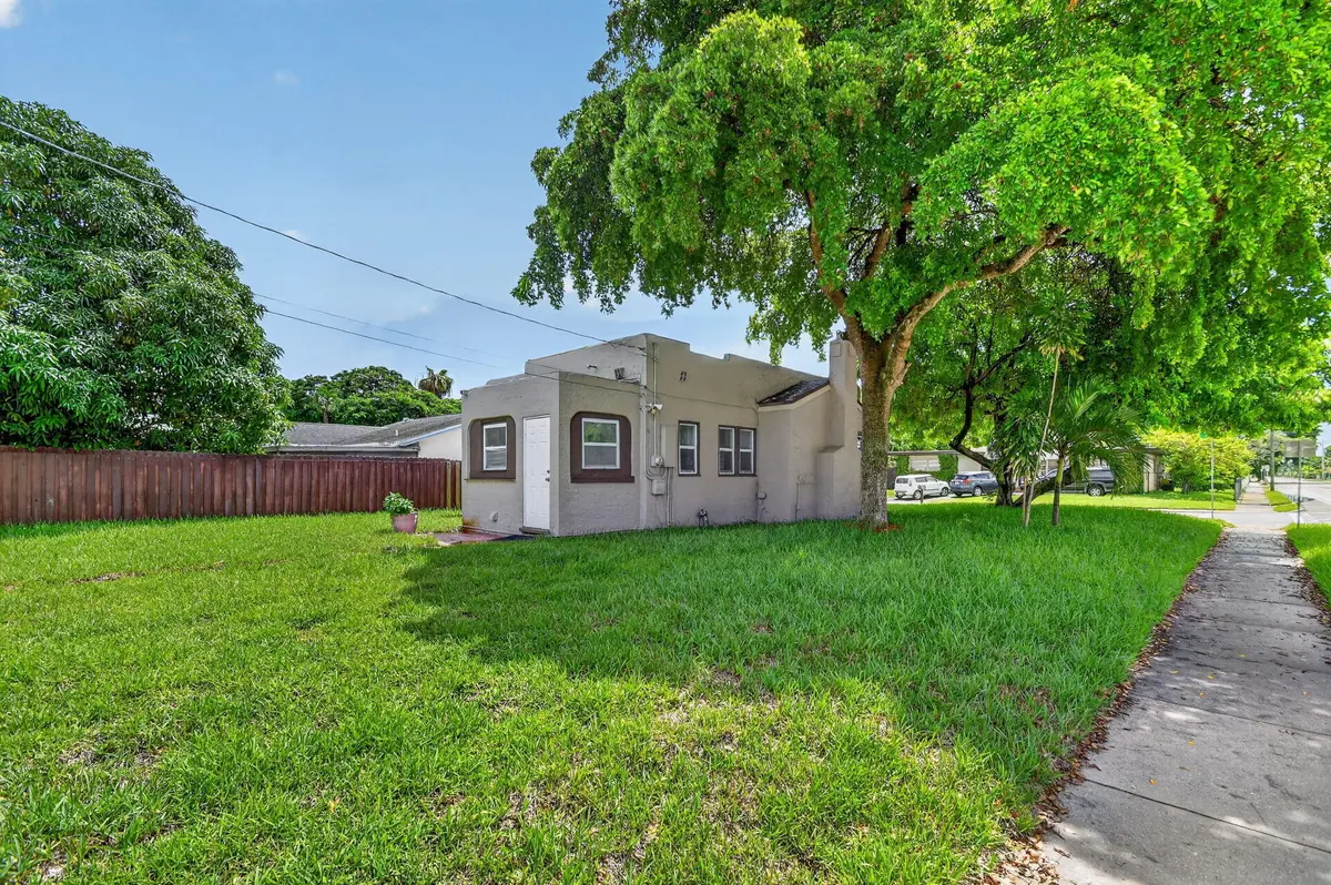 7-web-or-mls-DSC_1003 at 739 KAYE Street 0, West Palm Beach