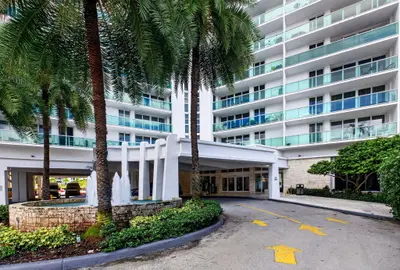 100 Bayview Drive 620, Sunny Isles Beach – Condominium for sale