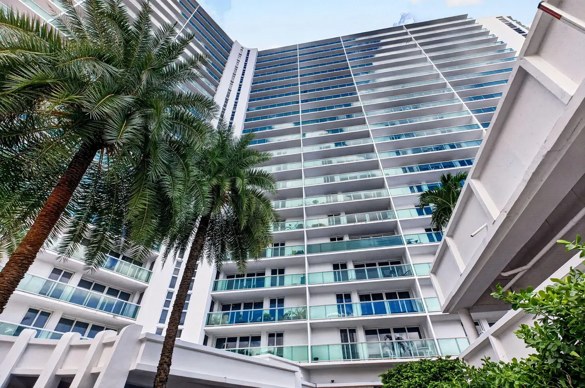 2-web-or-mls-DSCF0391 at 100 Bayview Drive 620, Sunny Isles Beach