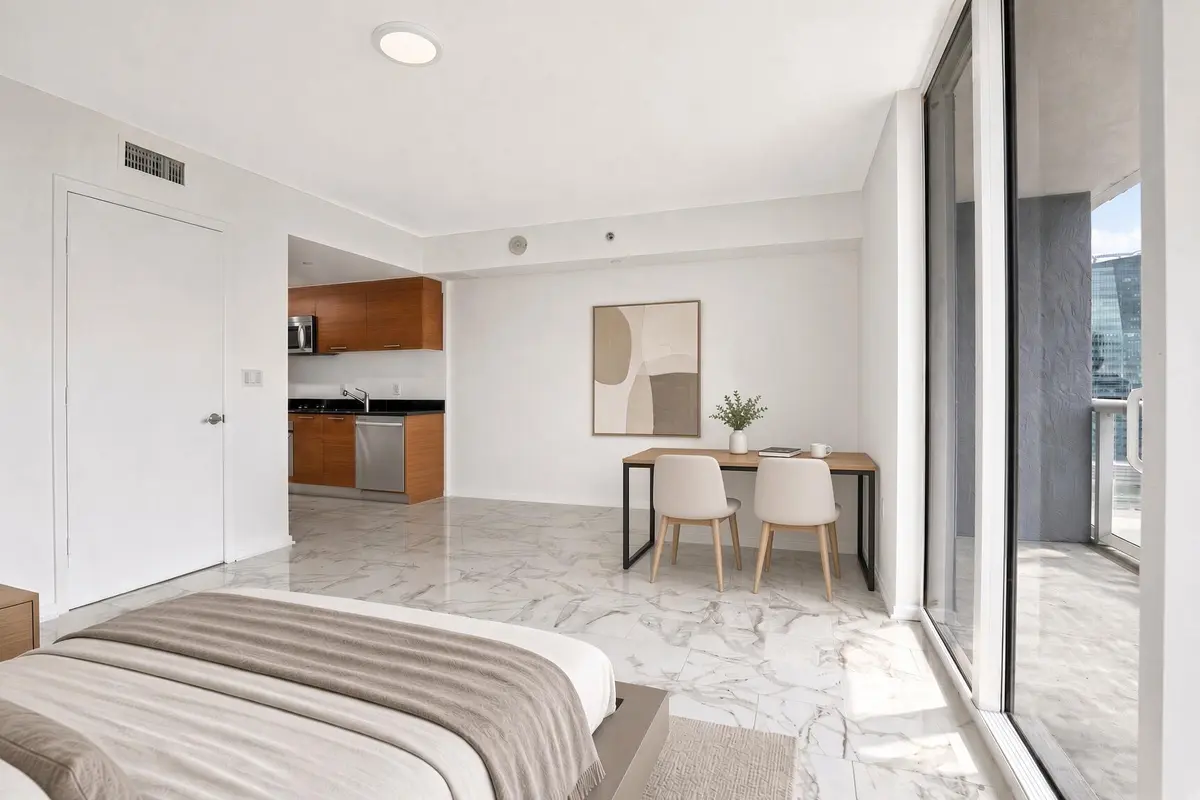 One room that actually lives like two at 50 Biscayne Boulevard 4503, Miami