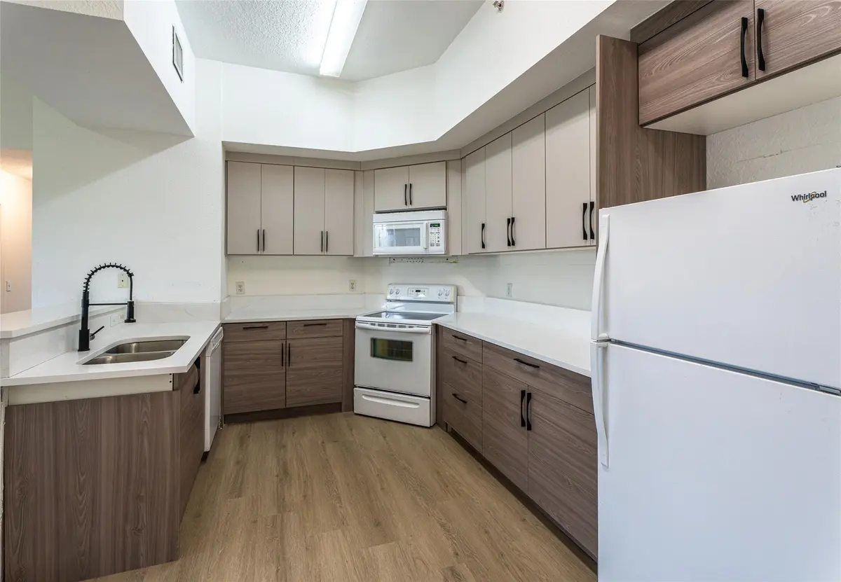 Photo 4 at 2801 Riverside Drive 301-S, Coral Springs