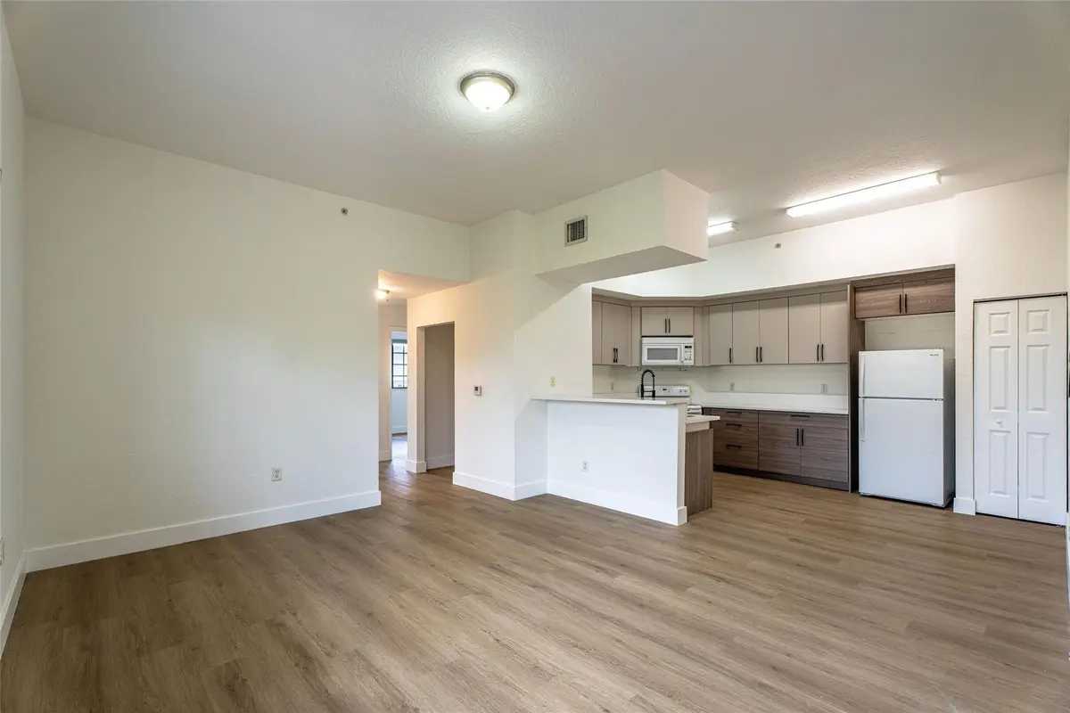 Photo 7 at 2801 Riverside Drive 301-S, Coral Springs
