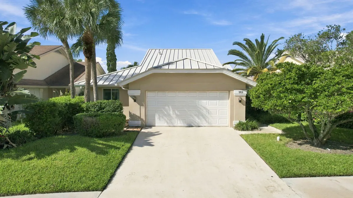 Front at 352 River Edge Road, Jupiter