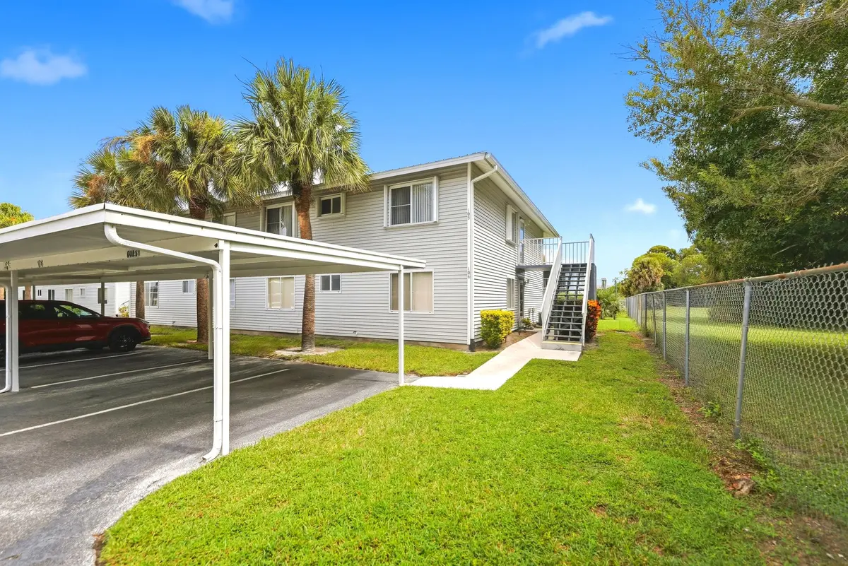 _DSC1475 at 105 SE Village Drive, Port St. Lucie