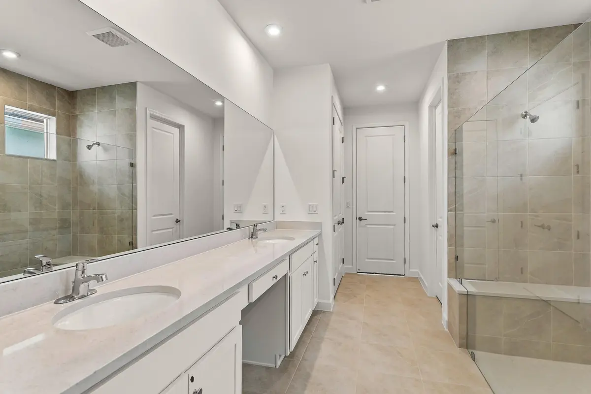 US_SEF_HAVEN_LOT 237_OWNERS BATH at 11984 SW Pantone Street, Port St. Lucie