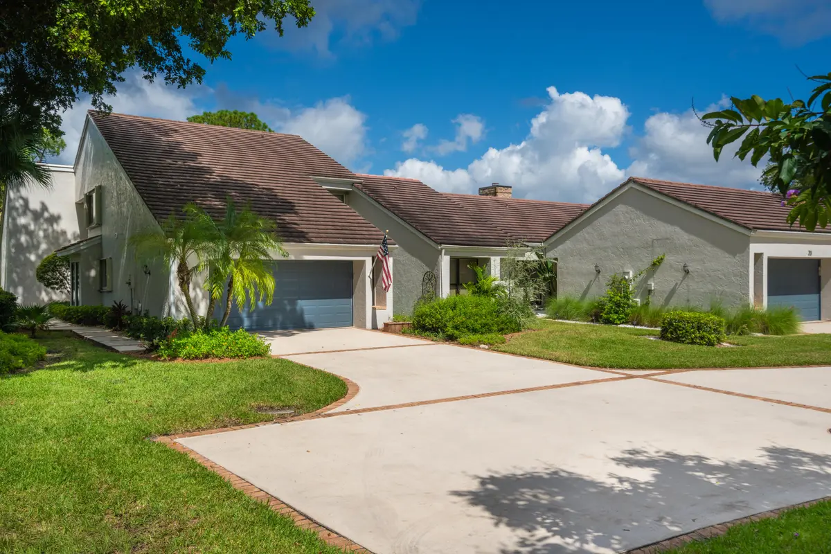 Front at 40 Edinburgh Drive, Palm Beach Gardens