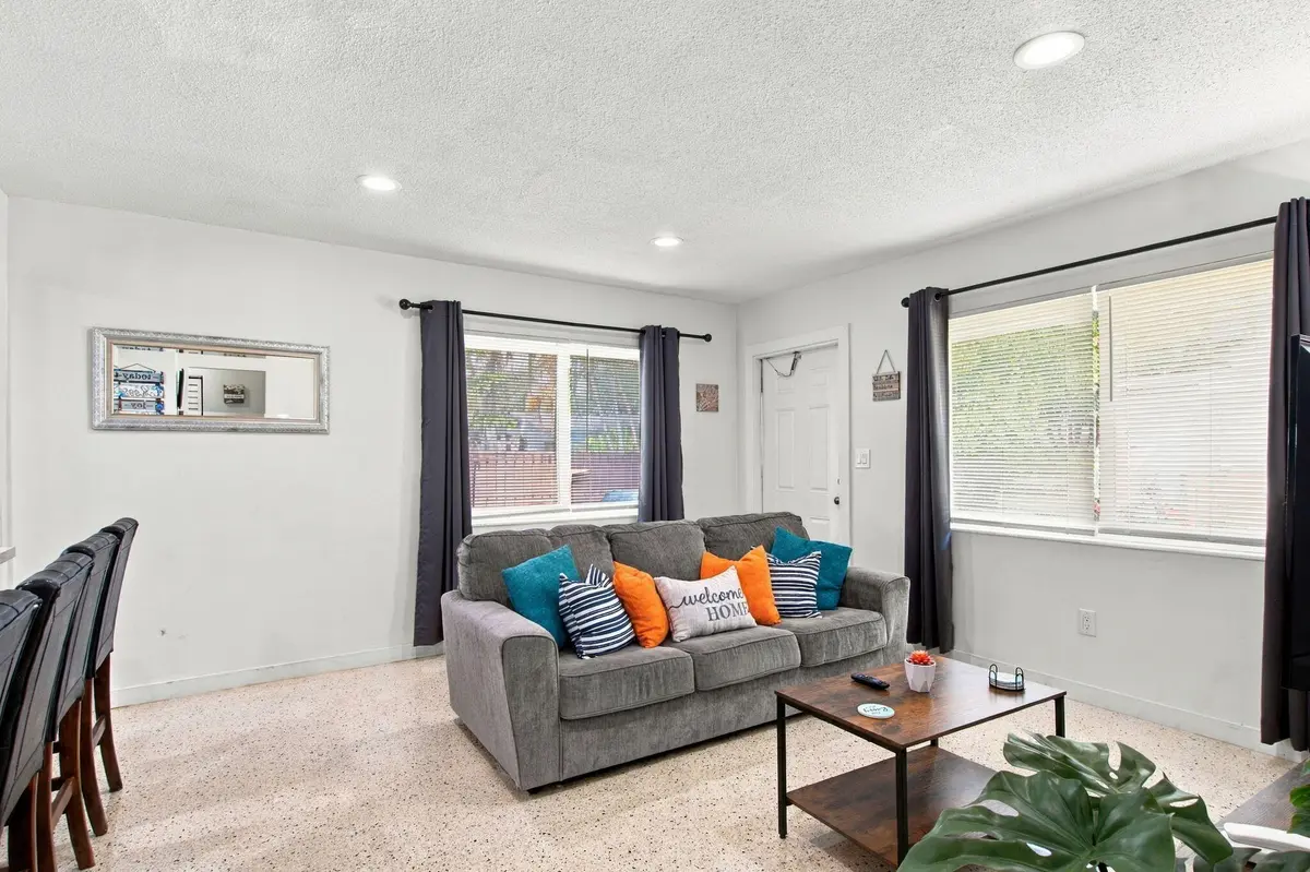 5-web-or-mls-320-sw-10th-terrace at 320 SW 10th Terrace, Hallandale Beach