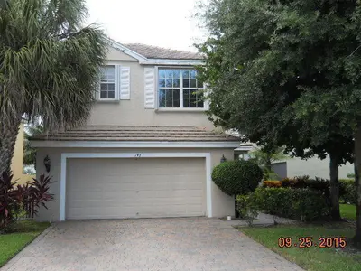147 Kensington Way, Royal Palm Beach – Single Family Residence for sale