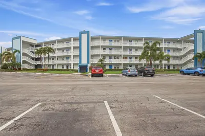 3002 EXETER A, Boca Raton – Condominium for rent