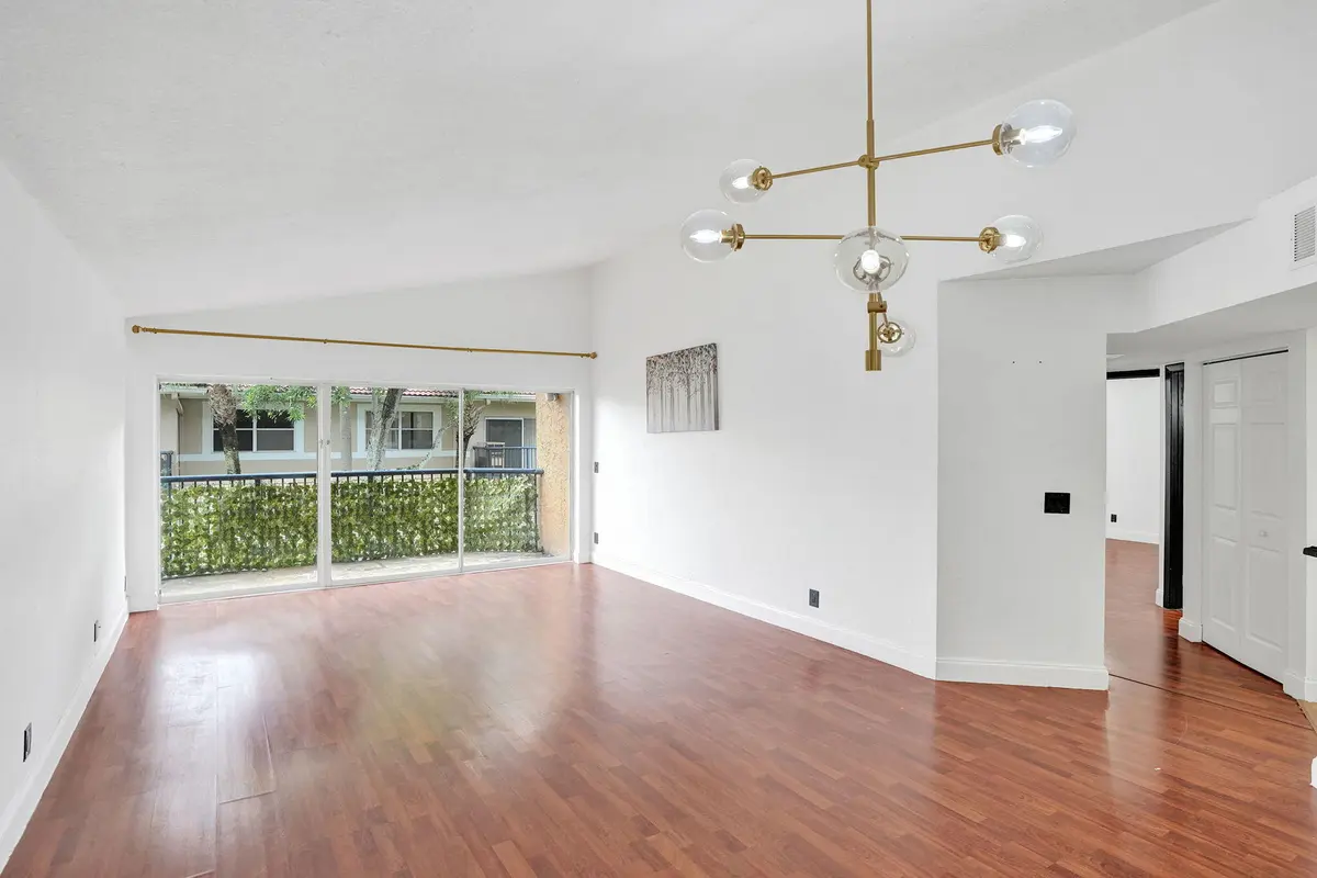 8761 Wiles Road 301, Coral Springs, FL – photo 1