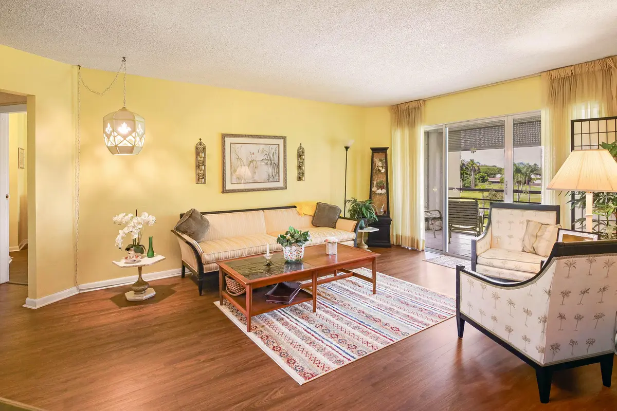 LIVING at 3755 VIA POINCIANA 402, Lake Worth