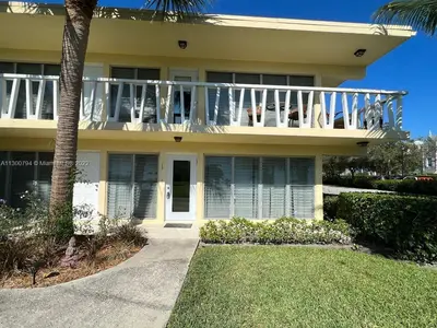 2755 NE 28th Avenue C3, Lighthouse Point – Condominium for rent