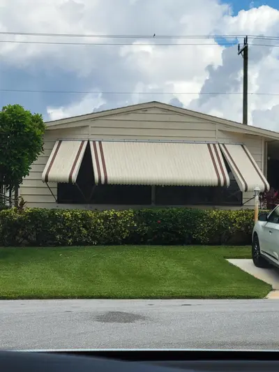7435 SE INDEPENDENCE Avenue, Hobe Sound – Manufactured Home for sale
