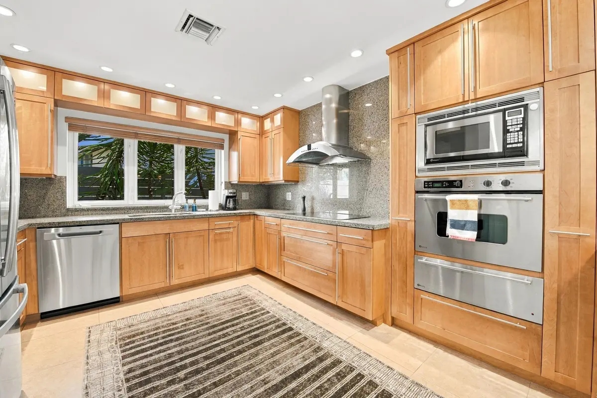 14__dsc5215 at 4230 NE 19TH Avenue, Oakland Park