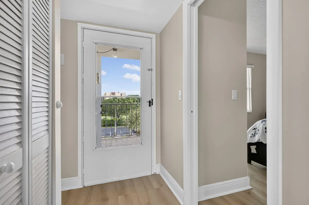 17-web-or-mls-BS1A3430 at 3871 Via Poinciana 407, Lake Worth
