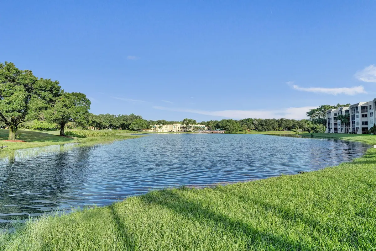 7-web-or-mls-DSC03051 at 9460 Poinciana Place 203, Davie