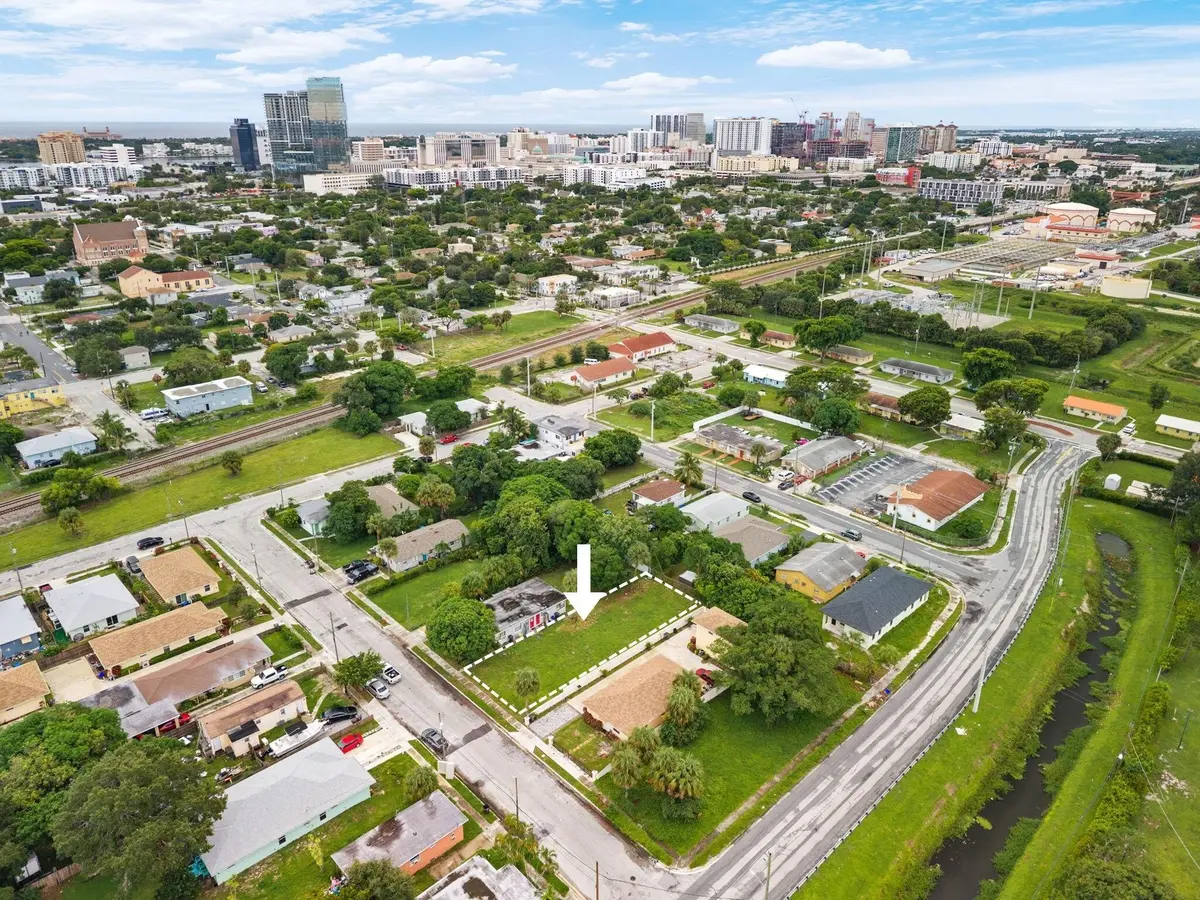 Rectangle Shape Fill Edit-2 at 1120 9TH Street, West Palm Beach