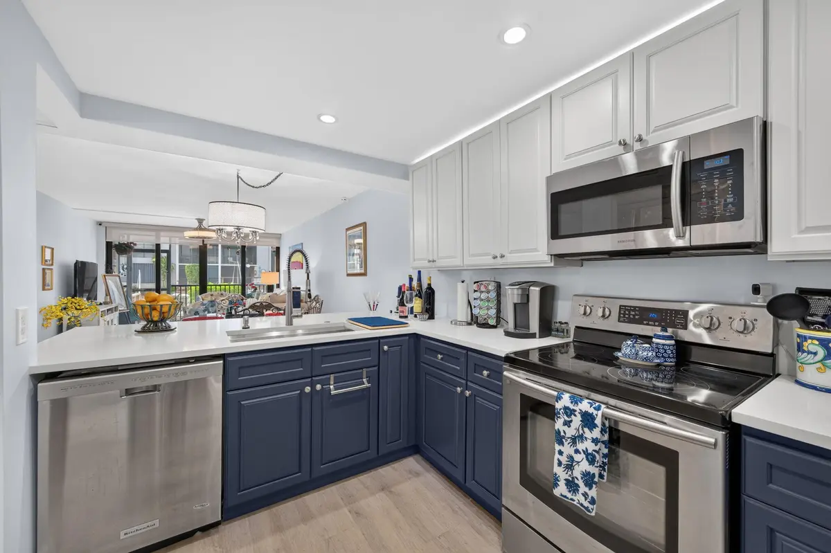 Custom Lighting at 8 Royal Palm Way 104, Boca Raton