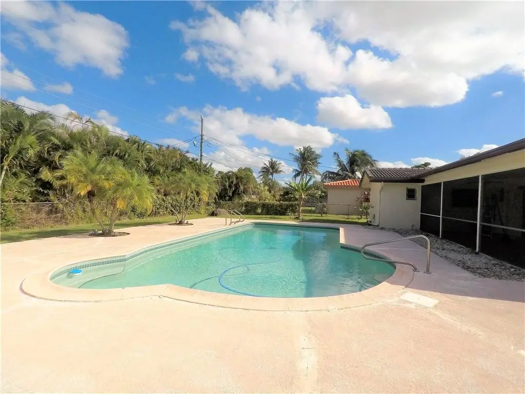Photo 5 at 7221 NW 10TH Place, Plantation