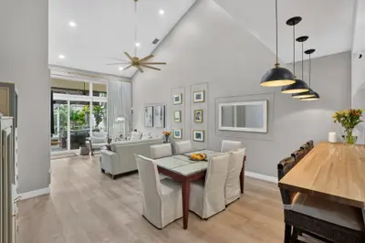 457 W PALM AIRE Drive, Pompano Beach – Townhouse for sale