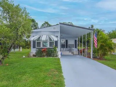 196 W Caribbean, Port St. Lucie – Manufactured Home for sale