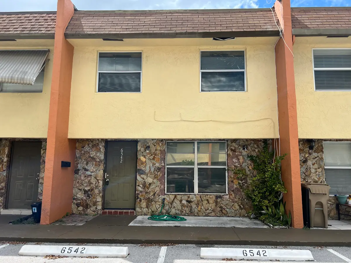 Front Exterior at 6542 SW 41ST Street 6542, Davie