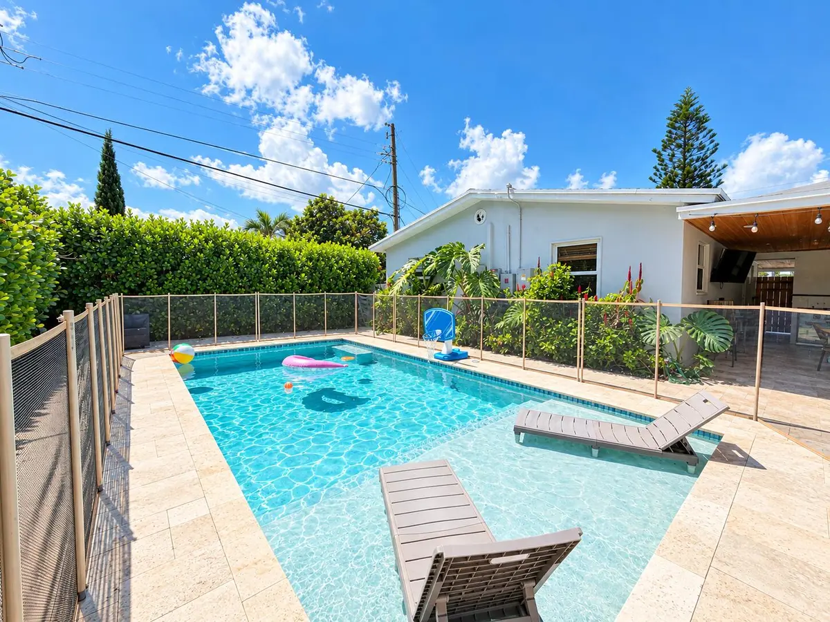 IMG_4213 at 7610 S Olive Avenue, West Palm Beach