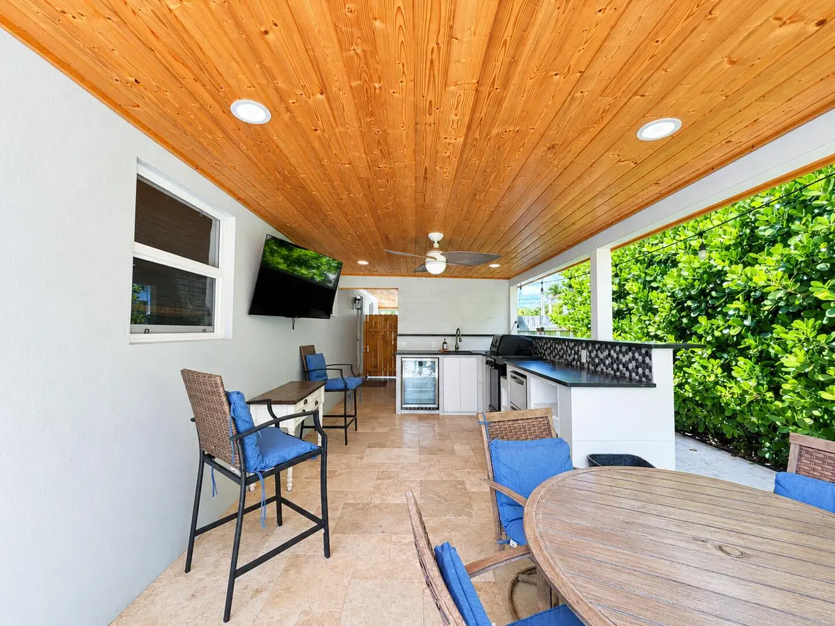 IMG_4212 at 7610 S Olive Avenue, West Palm Beach