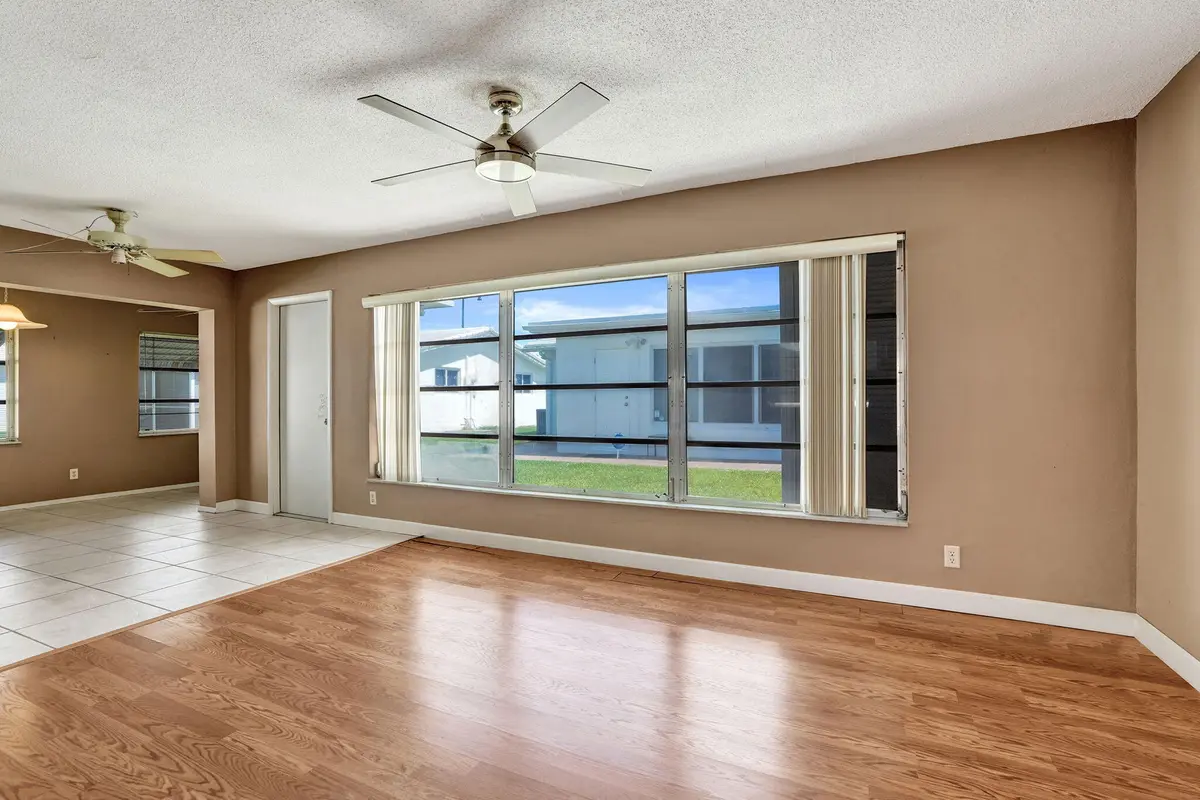 LR DR at 2700 NW 4TH Avenue, Pompano Beach